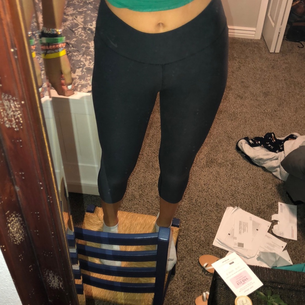 black nike capri leggings